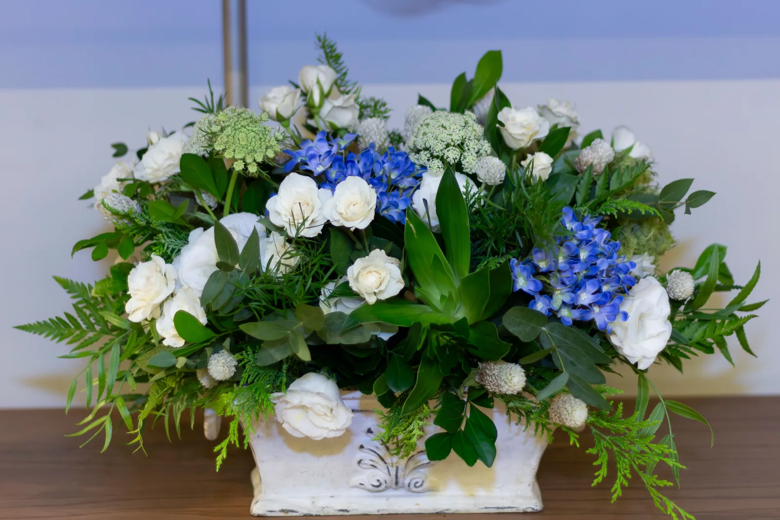 Flores para el cementerio, cómo elegir coronas y centros